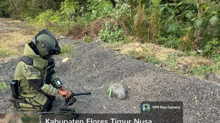 Tim Jibom Brimob Polda NTT Musnahkan Tiga Bom Pipa Rakitan di Flores Timur