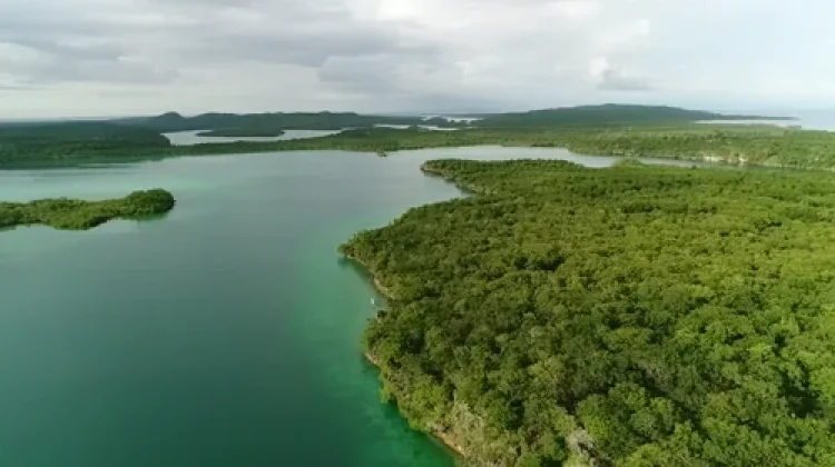 Wisatawan Jelajahi Mulut Seribu Pulau Rote
