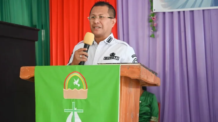 Bupati Kupang Ajak Jemaat Bangun Gereja dengan Semangat Kebersamaan