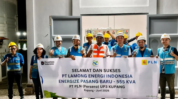 Dukung Pelabuhan Ramah Lingkungan di Kupang, PLN Alirkan Listrik Bersih ke PT LEGI