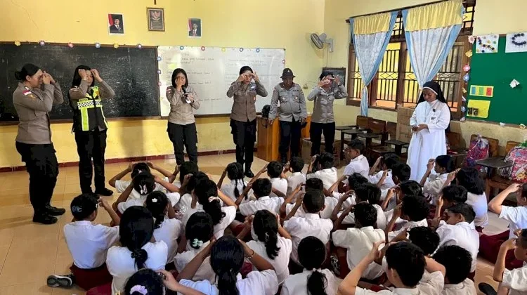 Polda NTT Gelar Trauma Healing Terapi USEFT bagi Anak-Anak Konflik di Adonara Timur
