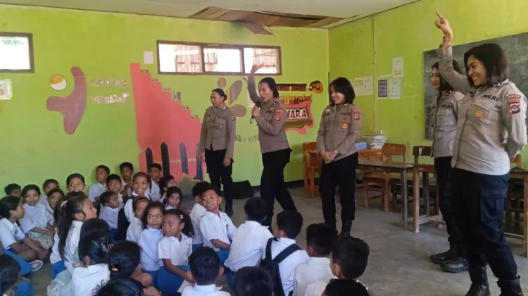 Polda NTT Bantu Penyembuhan Psikologis Anak Pasca Konflik di Adonara