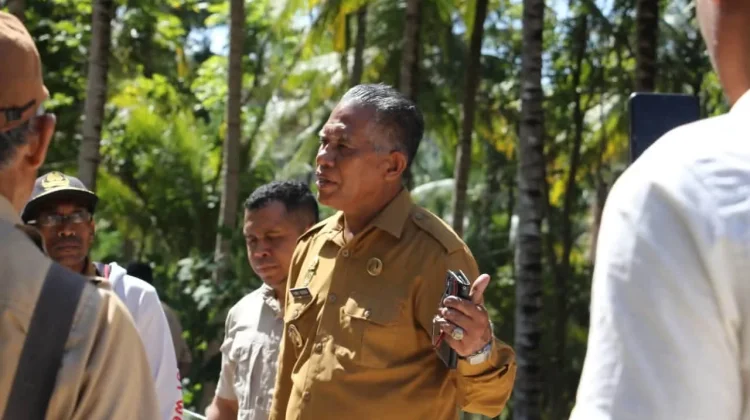 Wakil Bupati Sumba Barat Tinjau Langsung Permasalahan Kampung Weiwuang