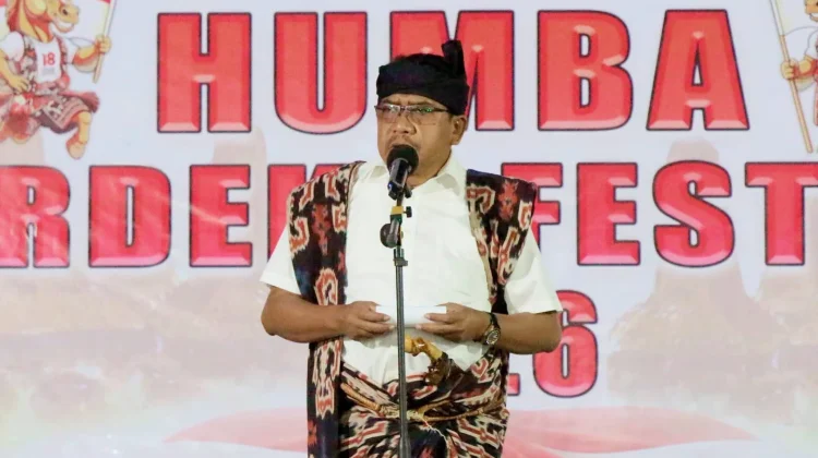 Bupati Umbu Lili Pekuwali Resmikan Taman Hiburan Rakyat 2026 di Swembak