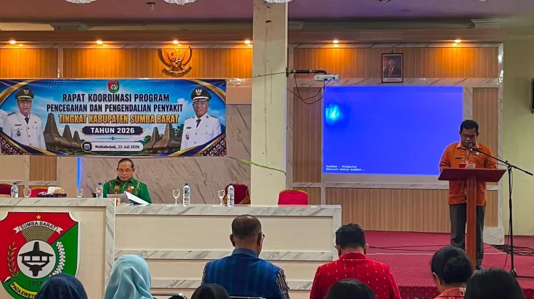 Sekda Sumba Barat Buka Rakor Pencegahan Penyakit Menular