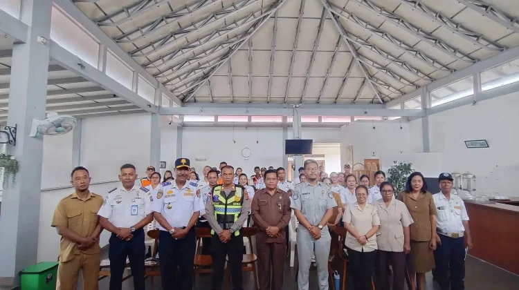 Sekda Sumba Barat Tekankan Sinergisita Lintas sektor  penanganan parkir Kendaraa