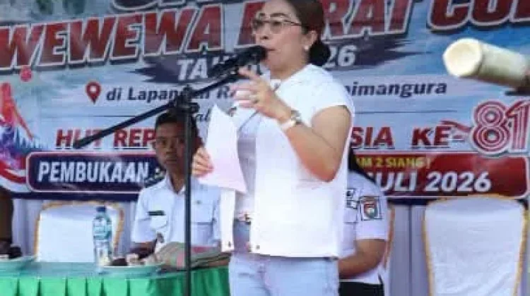Bupati Buka Turnamen Wewewa Barat Cup I Meriah