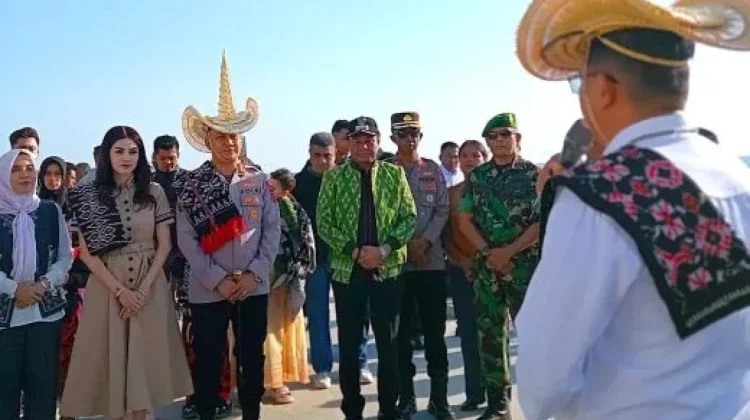 Bupati Paulus Henuk Sambut Kedatangan Kapolres Baru di Rote Ndao