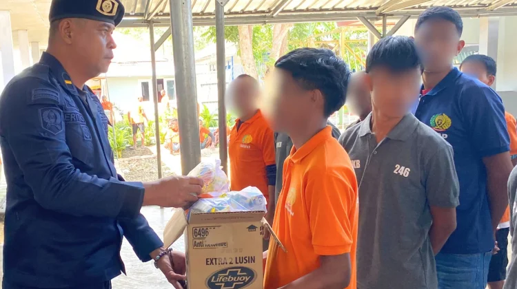 Lapas Waikabubak Distribusikan Perlengkapan Mandi Jaga Kesehatan WBP