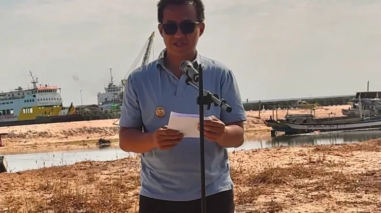 Pemkab Sumba Barat Daya Apresiasi Mahasiswa KKN-PPM UGM Aksi Pelestarian Mangrove