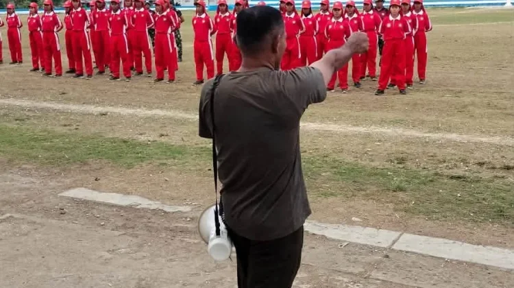 Dandim Ajarkan PBB Tingkatkan Disiplin Anggota Paskibra