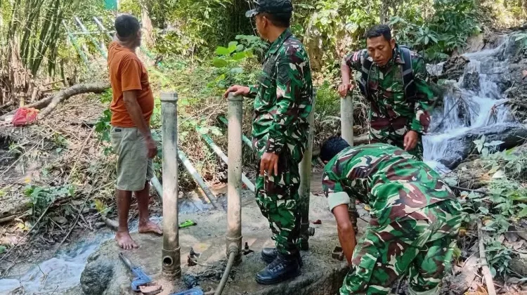 Danramil 02/Kodi Cek Pompa Hidram Rusak Bondo Bogil