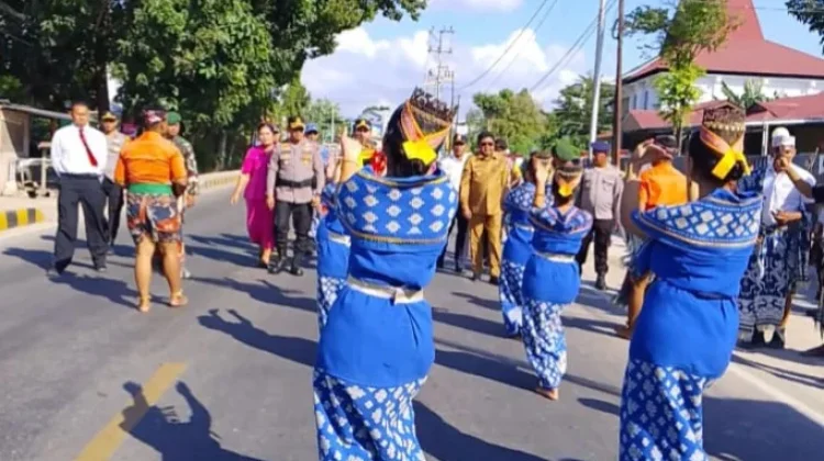 Sanggar Nggaha Oriangu Meriahkan Penyambutan Kapolres Baru Sumba Timur