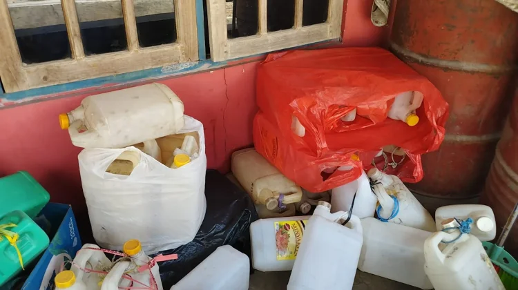 Pangkalan Batasi Pembelian Minyak Tanah