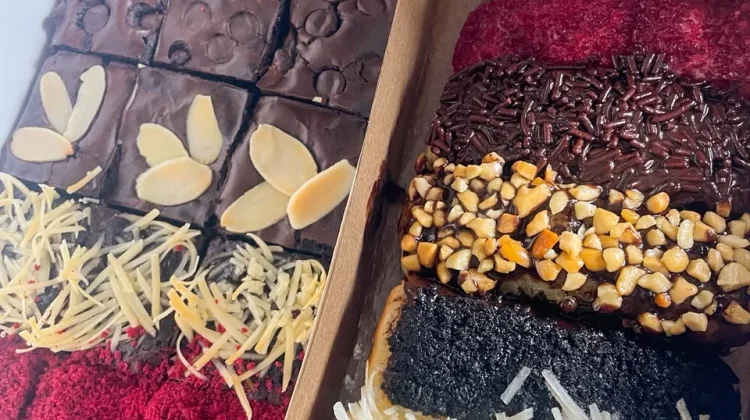 Browkis Kupang Kembangkan Usaha Kudapan Pukis dan Brownies