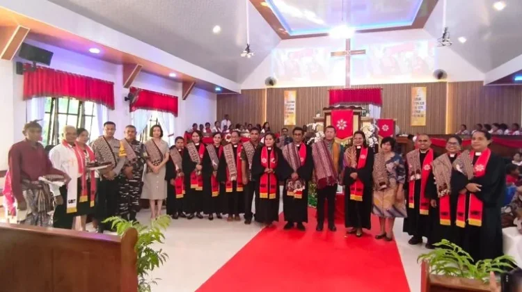 Majelis Sinode GMIT Meresmikan Gedung Gereja Imanuel Siuf