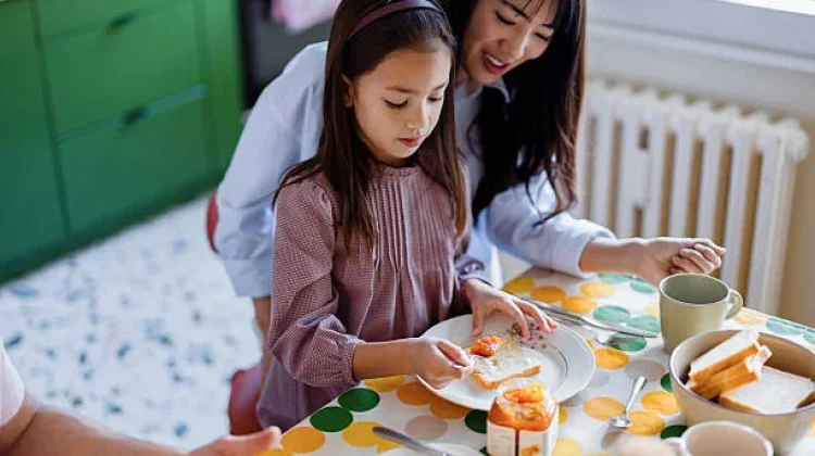 Tips Memilih Piring dan Mug yang Sesuai untuk Anak-Anak