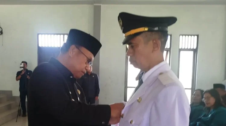 Bupati Sumba Barat Lantik Camat Lamboya