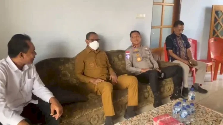 Upacara Adat dan Penandatanganan Komitmen Damai Lowonara–Belle