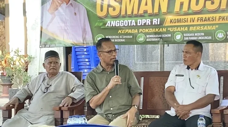 Usman Husin Salurkan Bioflok Untuk Pokdakan Wailiang