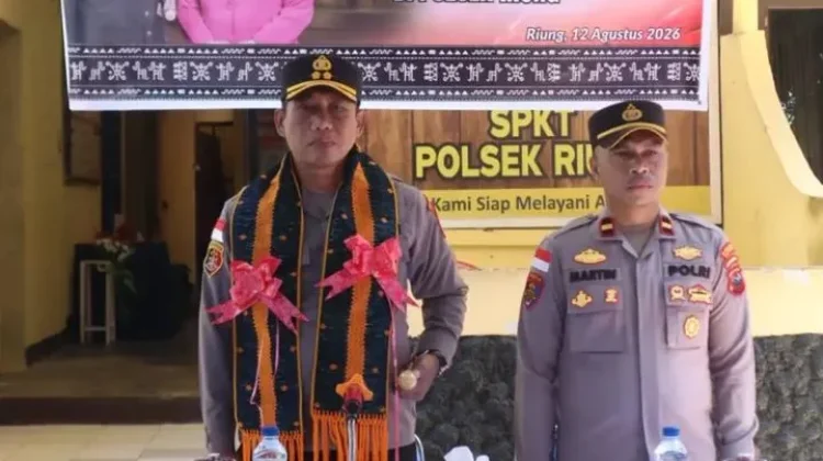 Kapolres Ngada Kunjungi Polsek Riung, Perkuat Soliditas Personel