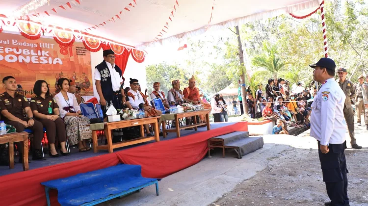 Bupati Sumba Timur Terima Meriah Pawai Karnaval HUT RI Ke-81