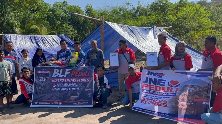 JNE dan BLF Salurkan Bantuan Gempa di Nagekeo dan Riung