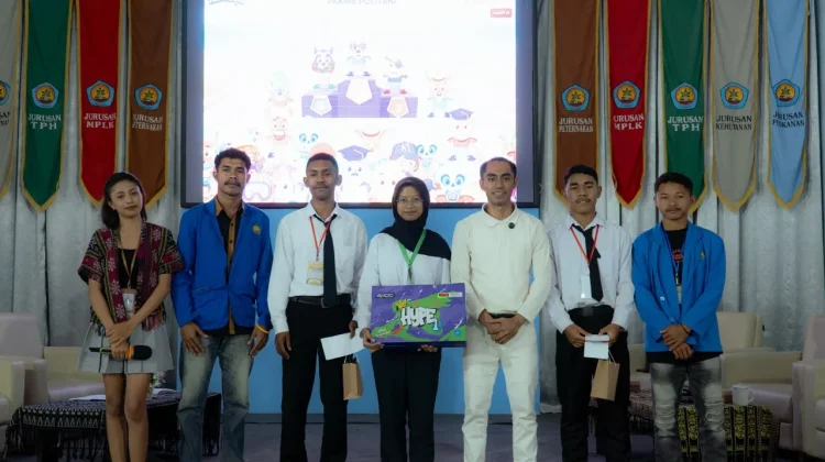 Filosi Bekali Mahasiswa Politani Kupang Jiwa Wirausaha, Ayudia Bawa Pulang Laptop