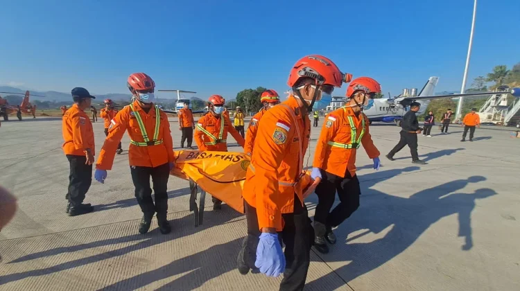 Relawan Gerak Bareng Gugur saat Antar Bantuan Gempa Flores, Tim SAR Evakuasi