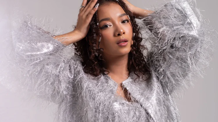 Kezi Stephanie Rilis Single Debut “Pelan Pelan Saja”