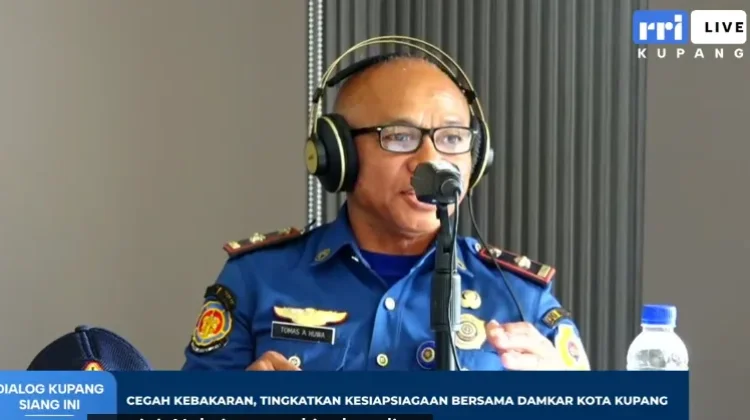Damkar Kota Kupang Dorong Warga Bersihkan Lahan Antisipasi Kebakaran