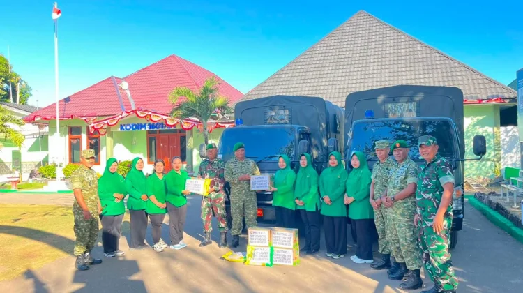 Dandim 1601/Sumba Timur Salurkan Bantuan Korban Gempa Flores