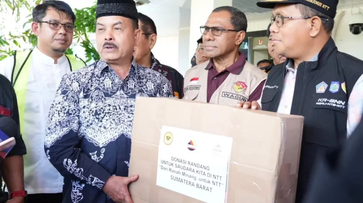 Gubernur NTT Terima 6,6 Ton Rendang untuk Korban Gempa Flores