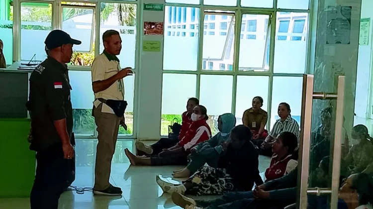 Pemerintah Wajib Lindungi Mental Nakes Korban Gempa