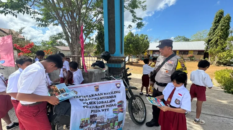 Bhabinkamtibmas Buka Perpustakaan Keliling, Dorong Minat Baca Pelajar di Desa