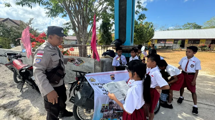 Perkuat Literasi Pelajar, Polsek Lobalain Gelar Perpustakaan Keliling