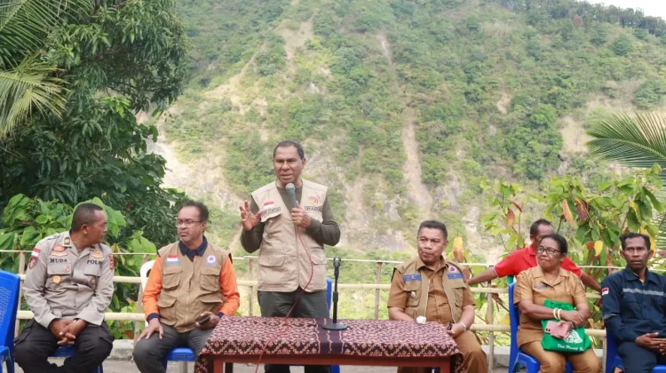 Wagub Johni Pastikan Kerusakan Gempa Ende Didata