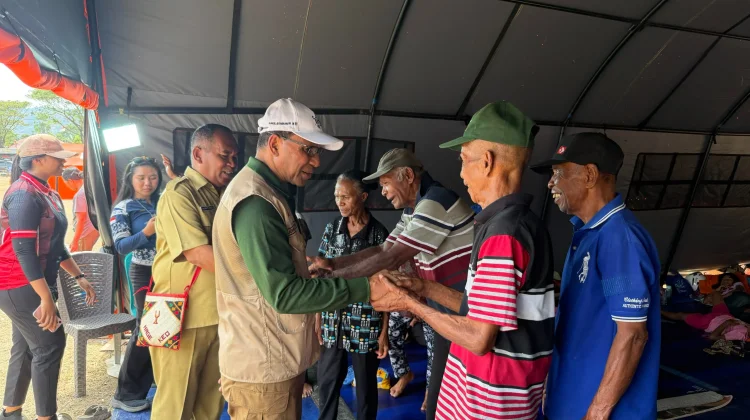Wagub NTT Tinjau Pengungsian di Nagekeo, Motivasi Warga Tetap Semangat