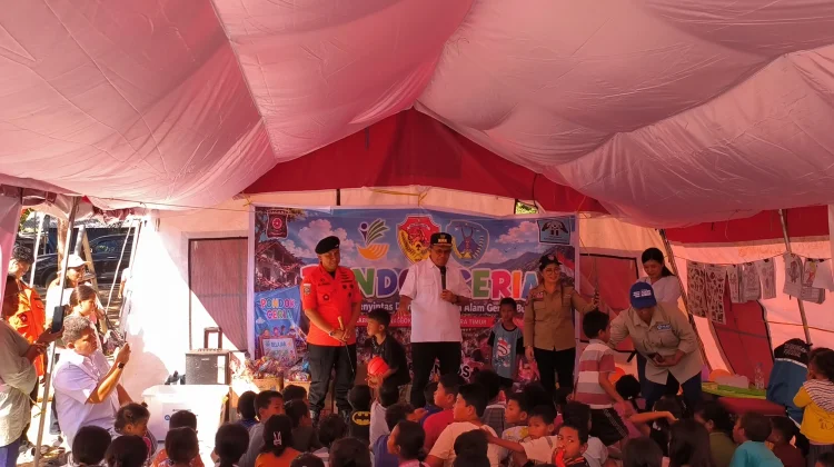 Tinjau Posko Pengungsian di Nagekeo, Kabasarnas dan Gubernur NTT Gelar Aksi