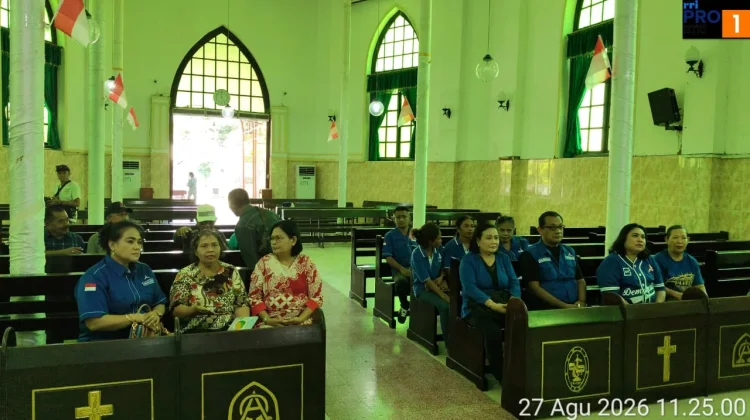 Partai Demokrat Bantu 108 buah Bangku untuk Jemaat GMIT Kota Kupang