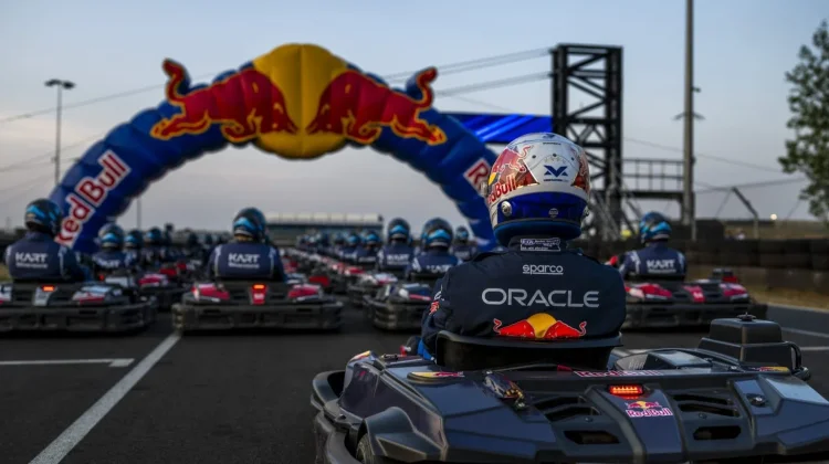 Max Verstappen Akan Hadapi 100 Pembalap dalam Ajang Karting Live di Silverstone