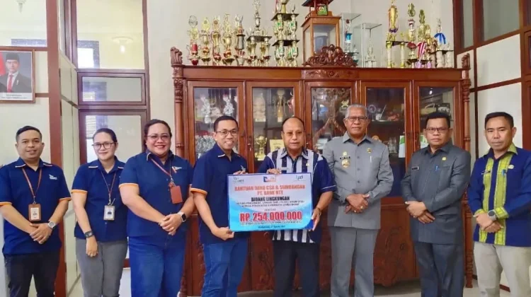 PT Bank NTT Serahkan CSR Rp254 Juta untuk Sumba Barat