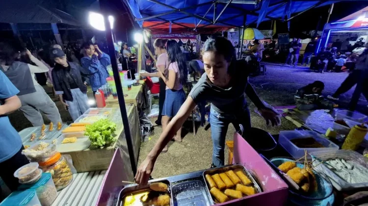 Jajanan Beta Lapar Raih Omzet Rp500 Ribu per Malam