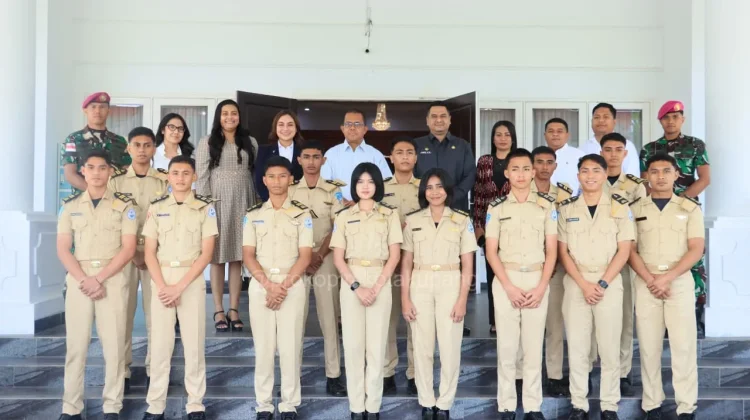 Wawali Fasilitasi Kontingen SMK Maritim Temui Gubernur NTT