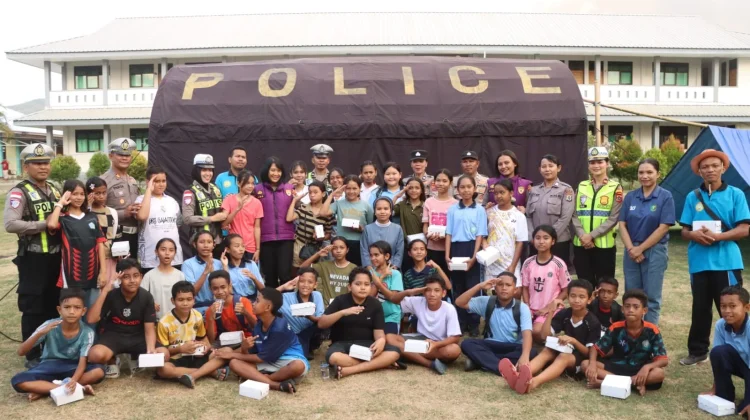 Polri Gelar Layanan Trauma Healing Bagi Penghuni Asrama di Labuan Bajo