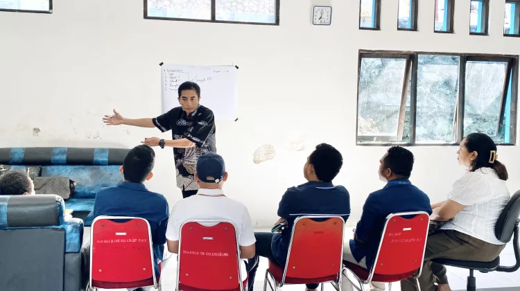 Kepala RRI Kupang Tekankan Keunggulan Radio di Era Digital