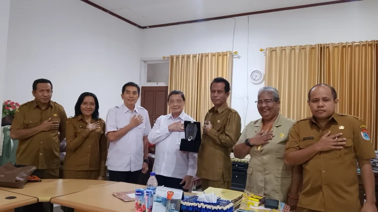 Sekda Sumba Timur Perkuat Sinergi Informasi RRI Cegah Hoaks