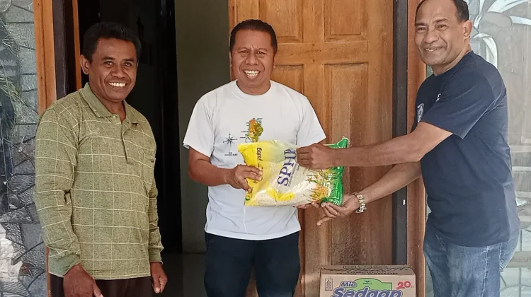 KUB Santa Maria Virgo Kapela Bello Serahkan Bantuan Logistik Bagi Bencana Flores
