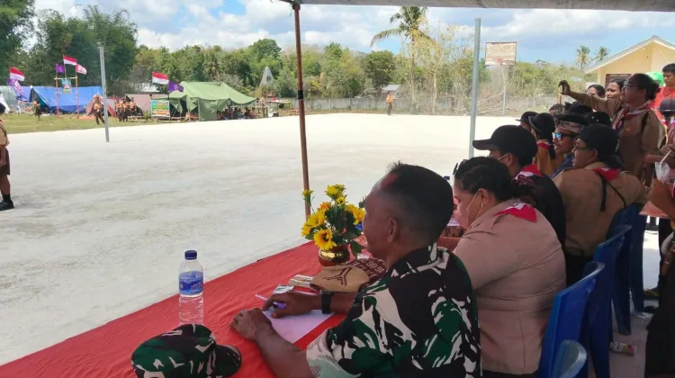 Babinsa Lewa Hadiri Perkemahan Pramuka, Tanamkan Jiwa Disiplin