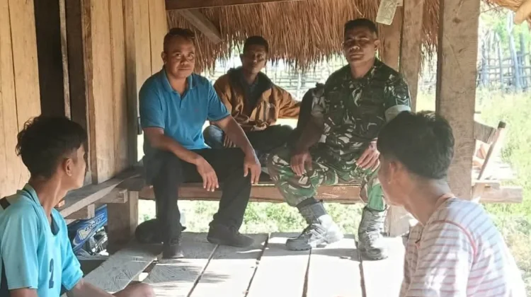 Babinsa Pererat Keakraban Warga Melalui Pembinaan Teritorial